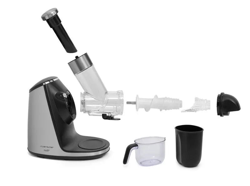 Zerlegter Saft-Extraktor, Farben Silber und Schwarz, Kunststoffteile.