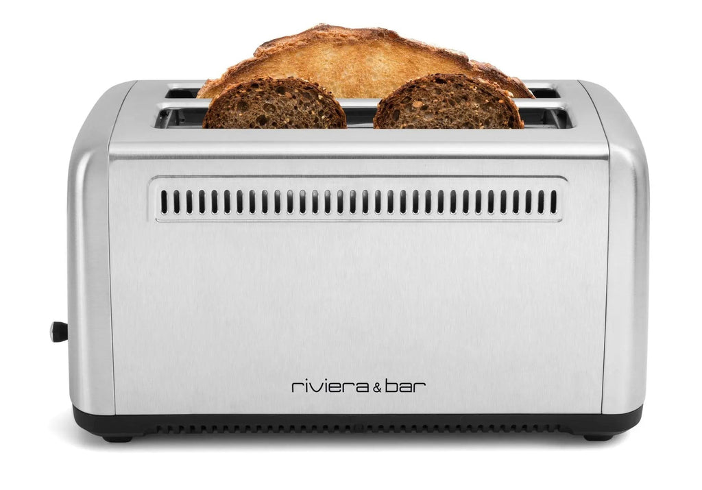 Toaster aus Edelstahl mit Brot.